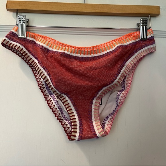 Platinum inspire Solange Ferrarini Teaberry Crochet Trim Bikini Bottom Medium - Picture 6 of 13